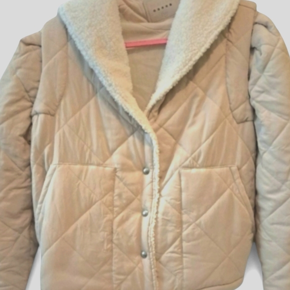 Blank NYC Women's Quilted Jacket Sherpa Collar Medium Beige EUC!! - Picture 2 of 8